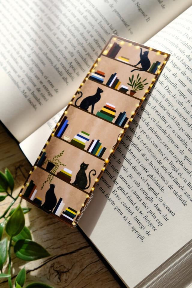 Cat Bookshelf Bookmark